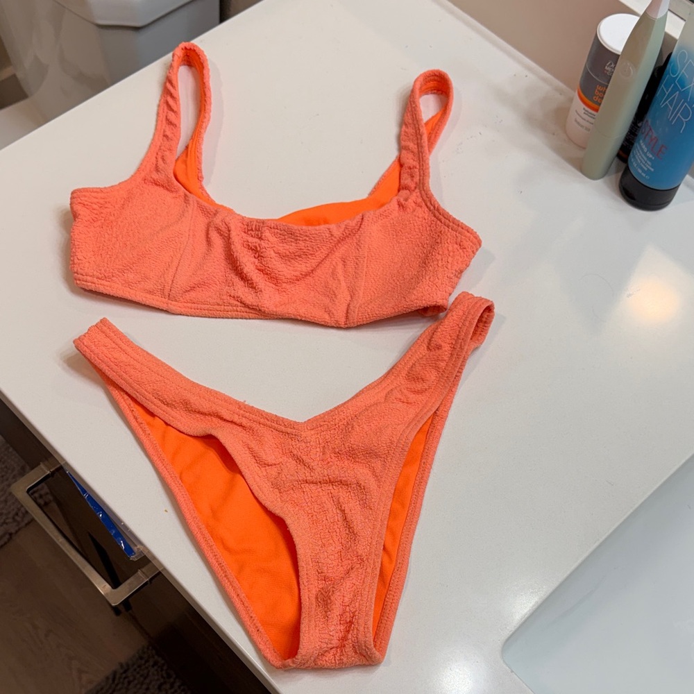 Textured orange 2 piece bikini 🍑